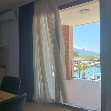 Aparthotel Marina Orikum *