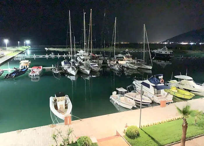 Marina Orikum Hotel apartamentowy *